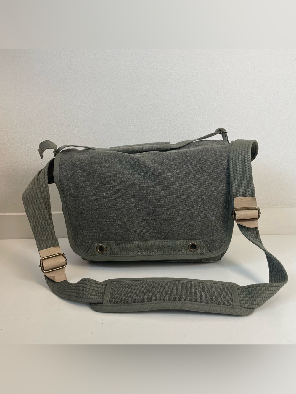 New Think Tank Photo Retrospective 7M Shoulder Bag for Cameras Canvas Pinest